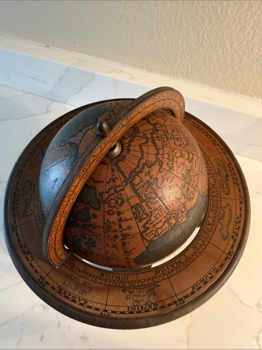 Vintage Italian Old World Zodiac Globe - Picture 5 of 10